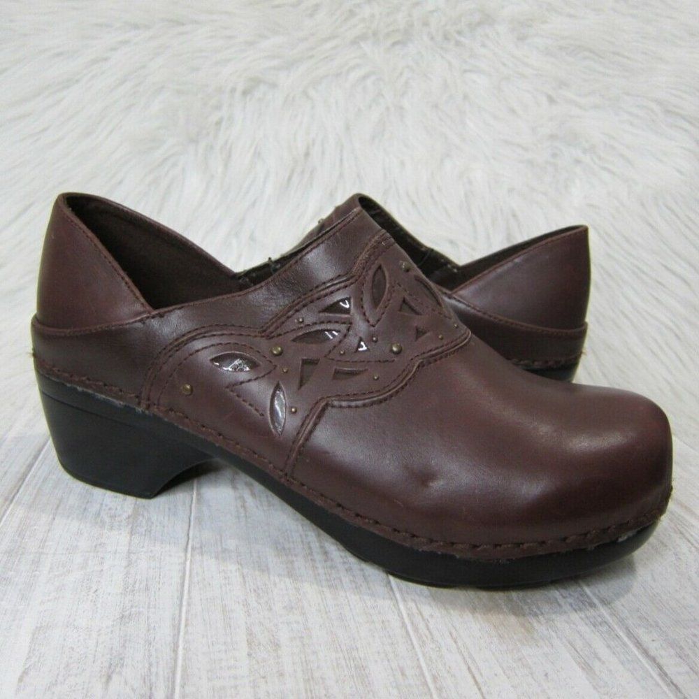BJORNDAL size 9 JEPP BROWN LEATHER SLIPON CLOGS MULES MSRP $70